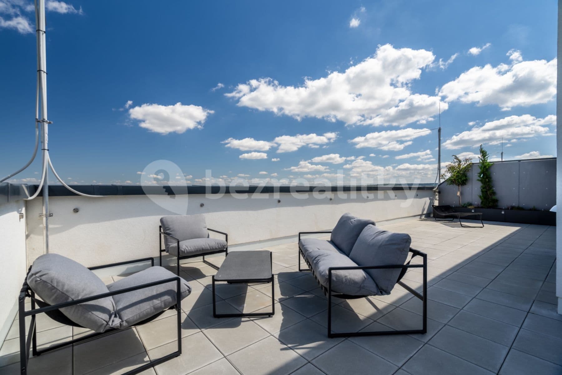 Pronájem bytu 1+kk 37 m², Obchodní, Říčany, Středočeský kraj Pronájem bytu 1+kk 37 m², Obchodní, Říčany, Středočeský kraj