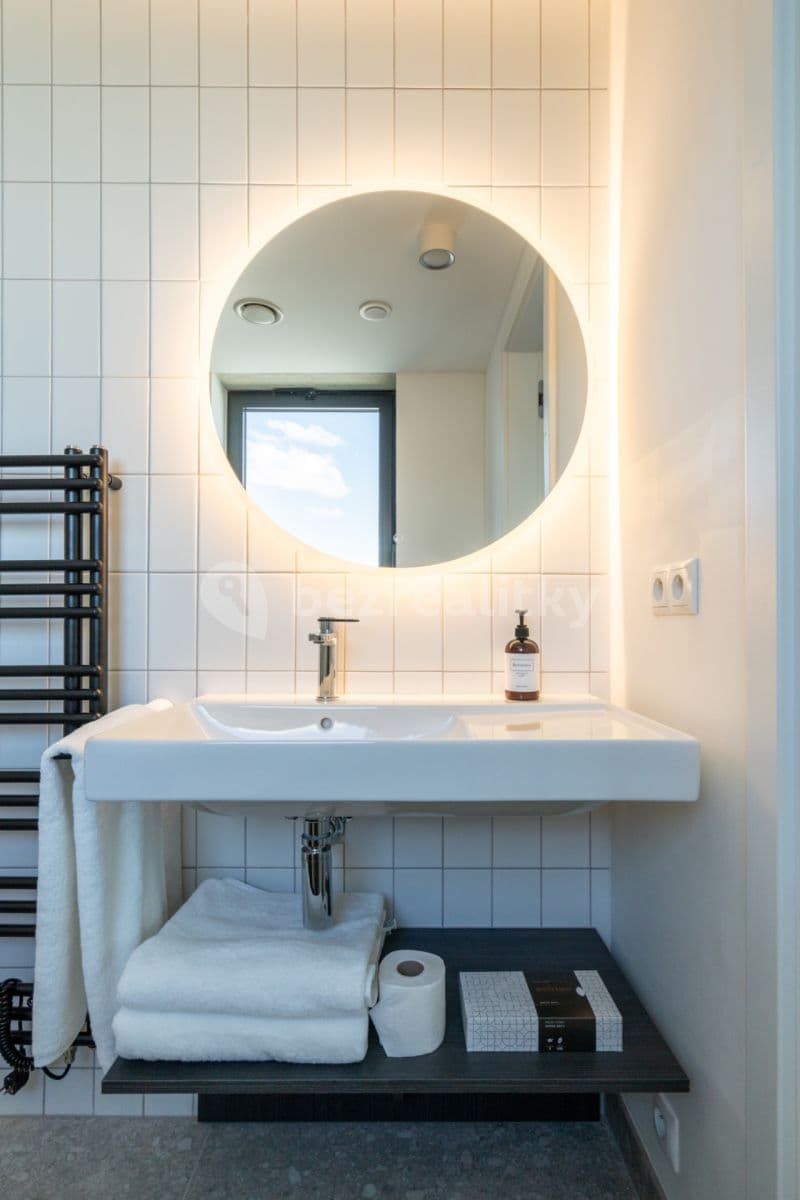 Pronájem bytu 1+kk 37 m², Obchodní, Říčany, Středočeský kraj Pronájem bytu 1+kk 37 m², Obchodní, Říčany, Středočeský kraj