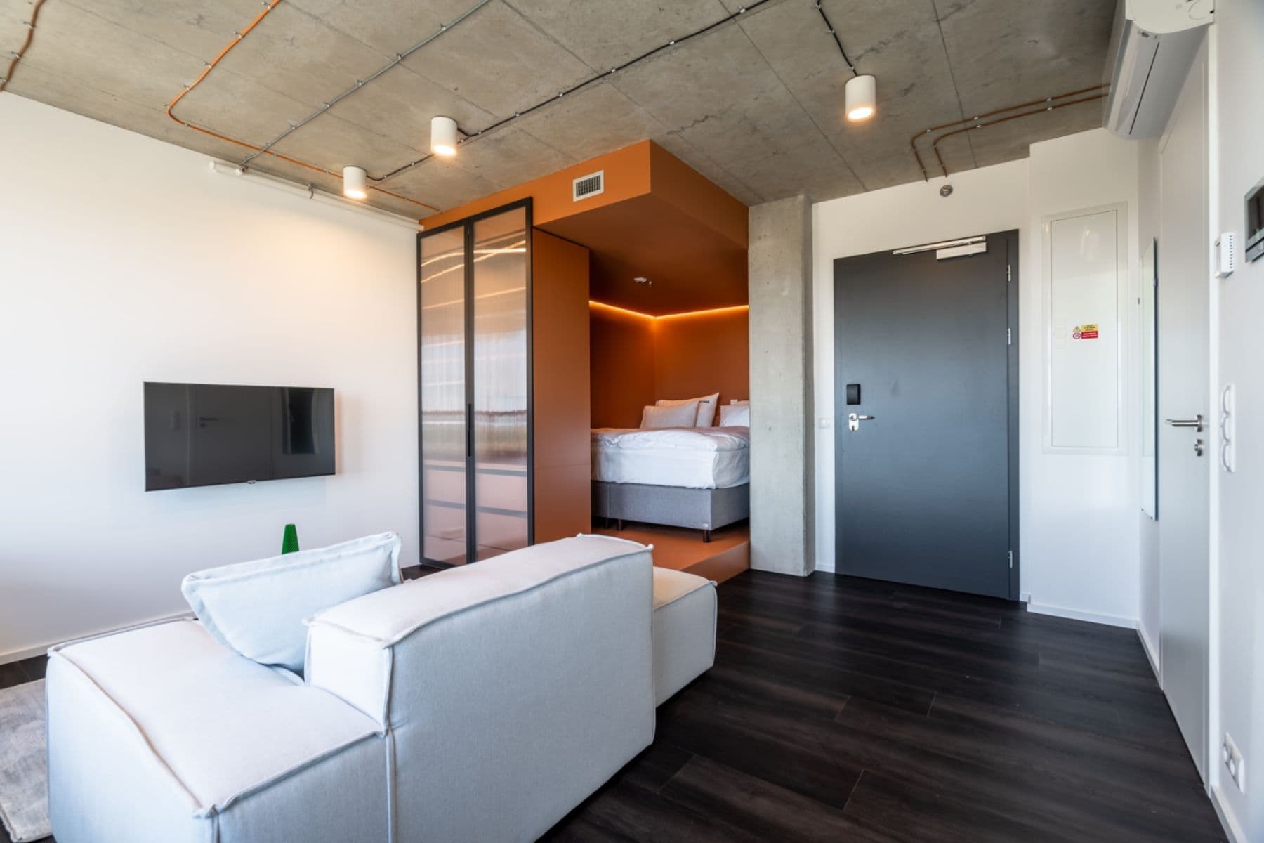 Pronájem bytu 1+kk 33 m², Obchodní, Říčany, Středočeský kraj Pronájem bytu 1+kk 33 m², Obchodní, Říčany, Středočeský kraj