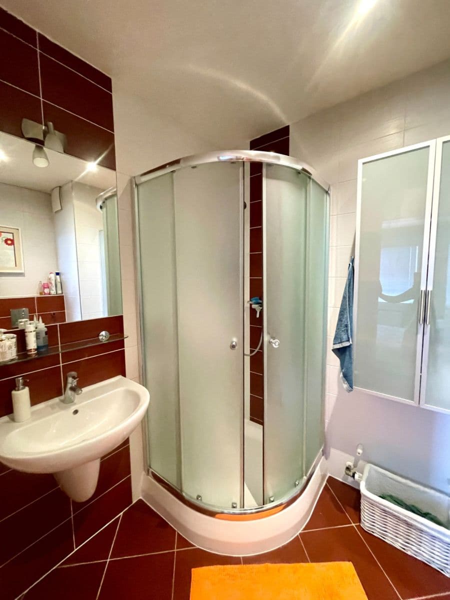 Pronájem bytu 4+1 164 m², Sazovická, Praha, Praha Pronájem bytu 4+1 164 m², Sazovická, Praha, Praha
