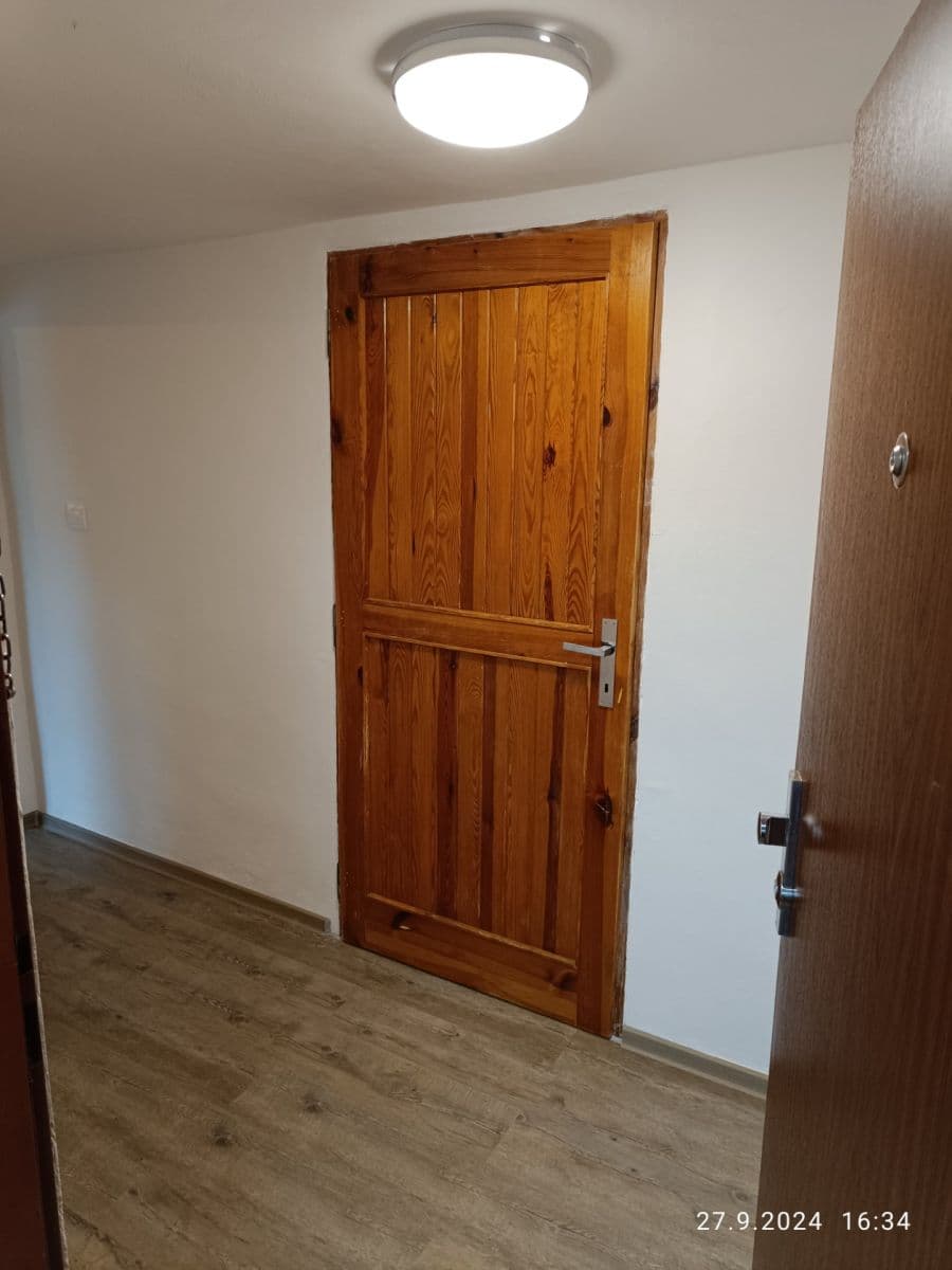 Pronájem bytu 1+kk 35 m², Nebužely, Středočeský kraj Pronájem bytu 1+kk 35 m², Nebužely, Středočeský kraj