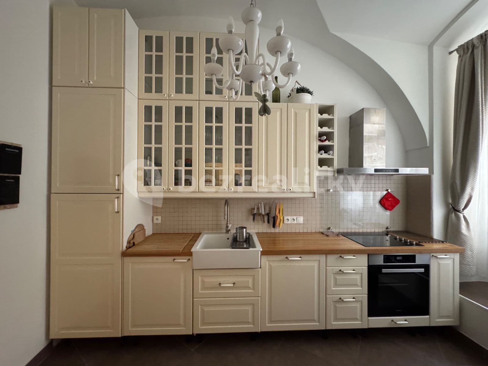 Pronájem bytu 1+1 55 m², V Jirchářích, Praha, Praha Pronájem bytu 1+1 55 m², V Jirchářích, Praha, Praha