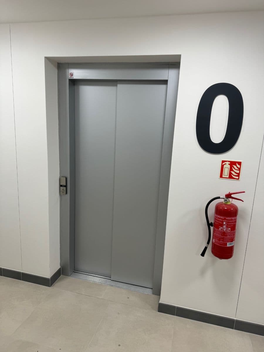 Pronájem bytu 2+kk 45 m², U Židovského hřbitova, Beroun, Středočeský kraj Pronájem bytu 2+kk 45 m², U Židovského hřbitova, Beroun, Středočeský kraj