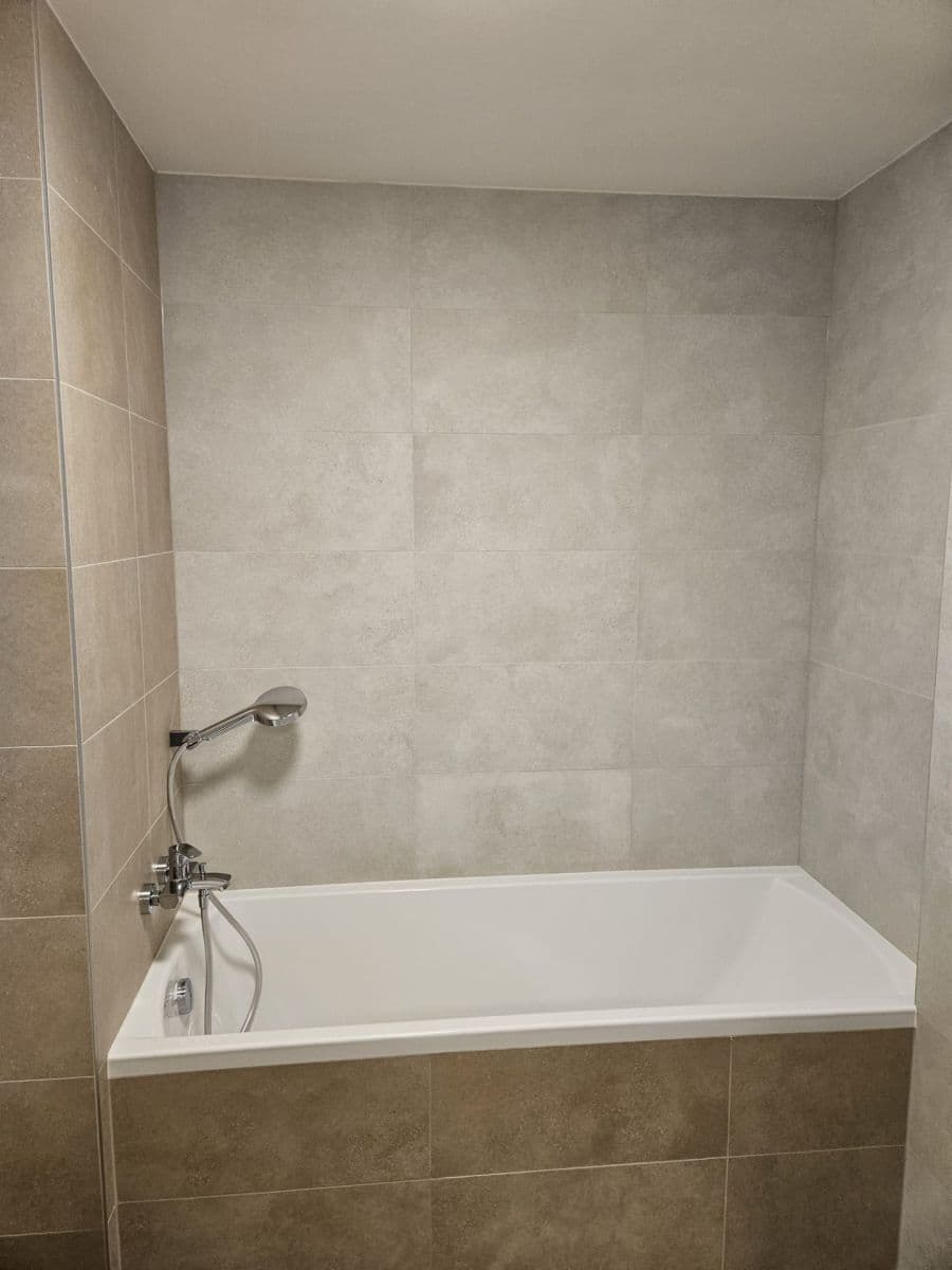 Pronájem bytu 2+kk 45 m², U Židovského hřbitova, Beroun, Středočeský kraj Pronájem bytu 2+kk 45 m², U Židovského hřbitova, Beroun, Středočeský kraj