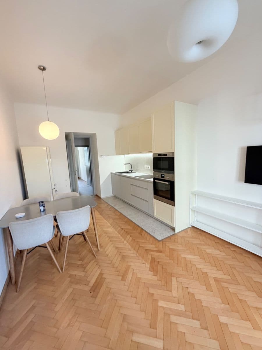 Pronájem bytu 2+kk 42 m², Pobřežní, Praha, Praha Pronájem bytu 2+kk 42 m², Pobřežní, Praha, Praha