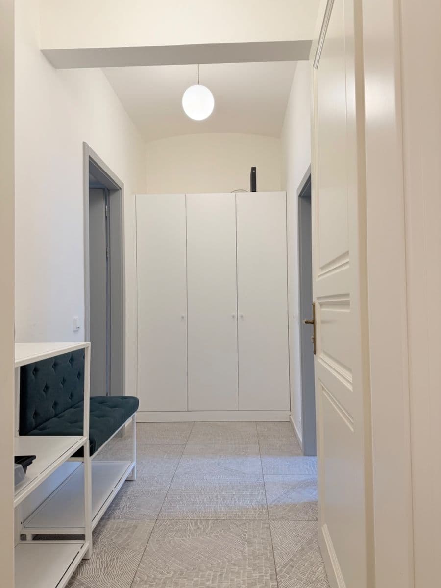 Pronájem bytu 2+kk 42 m², Pobřežní, Praha, Praha Pronájem bytu 2+kk 42 m², Pobřežní, Praha, Praha