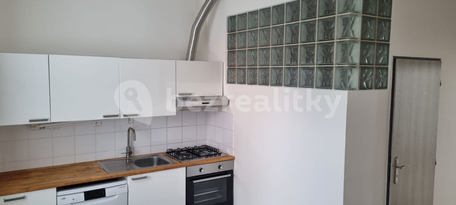 Pronájem bytu 1+1 40 m², Emy Destinové, Ústí nad Labem, Ústecký kraj Pronájem bytu 1+1 40 m², Emy Destinové, Ústí nad Labem, Ústecký kraj