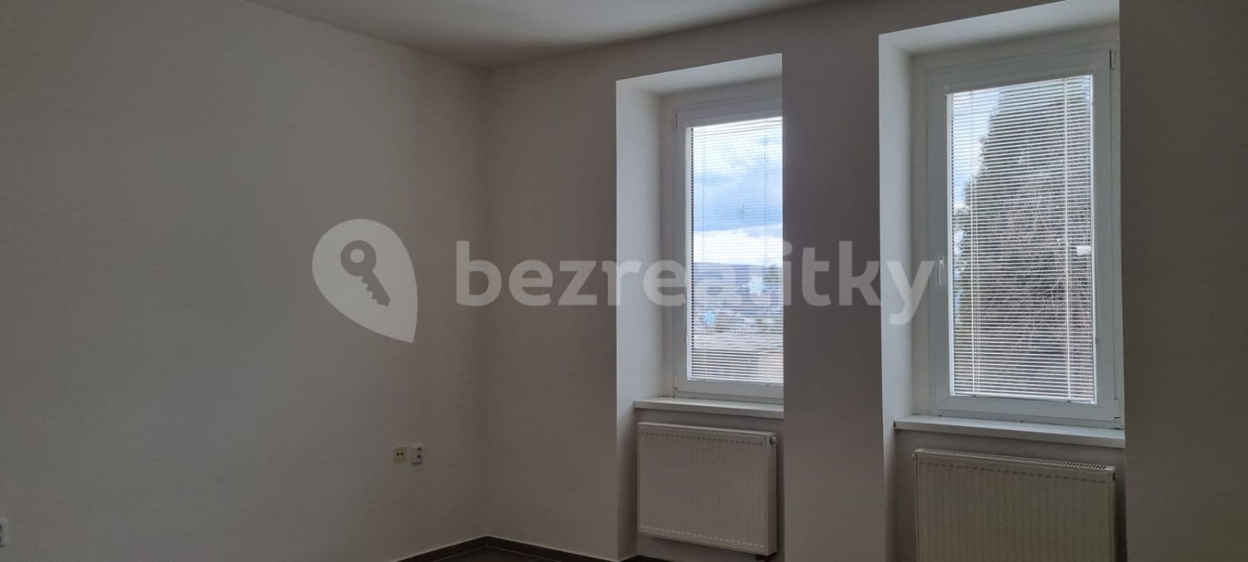 Pronájem bytu 1+1 40 m², Emy Destinové, Ústí nad Labem, Ústecký kraj Pronájem bytu 1+1 40 m², Emy Destinové, Ústí nad Labem, Ústecký kraj