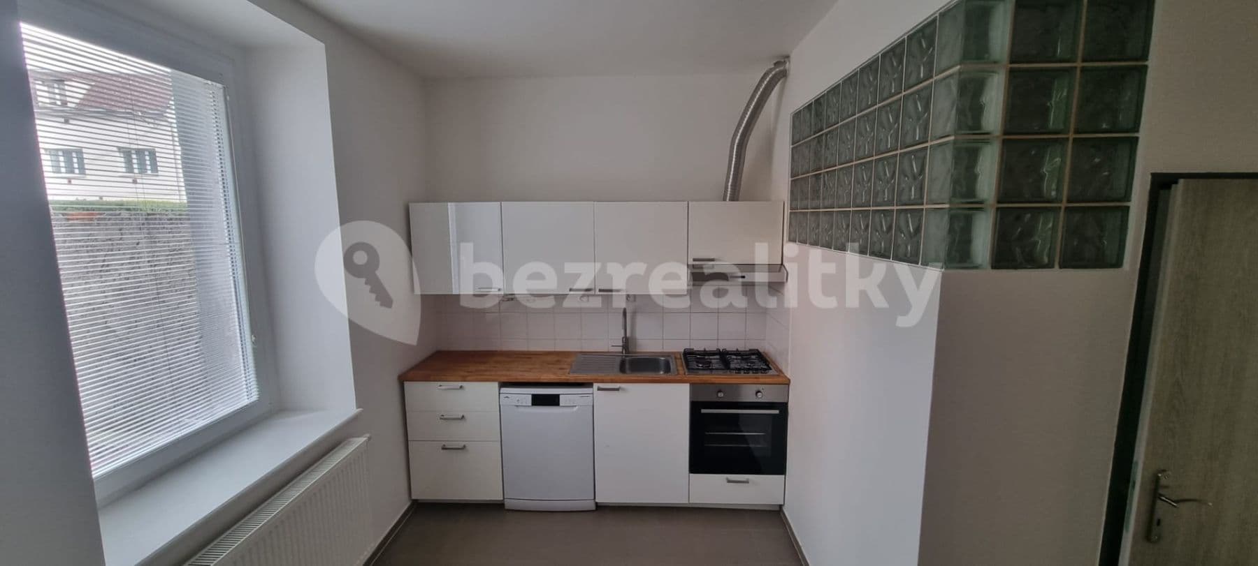 Pronájem bytu 1+1 40 m², Emy Destinové, Ústí nad Labem, Ústecký kraj Pronájem bytu 1+1 40 m², Emy Destinové, Ústí nad Labem, Ústecký kraj