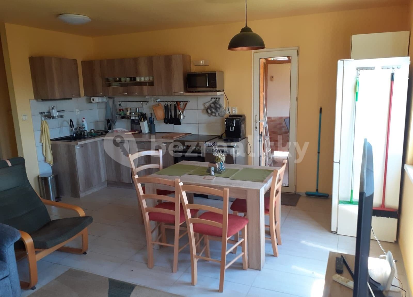 Prodej chaty, chalupy 61 m², pozemek 445 m², Mnichovice, Středočeský kraj Prodej chaty, chalupy 61 m², pozemek 445 m², Mnichovice, Středočeský kraj