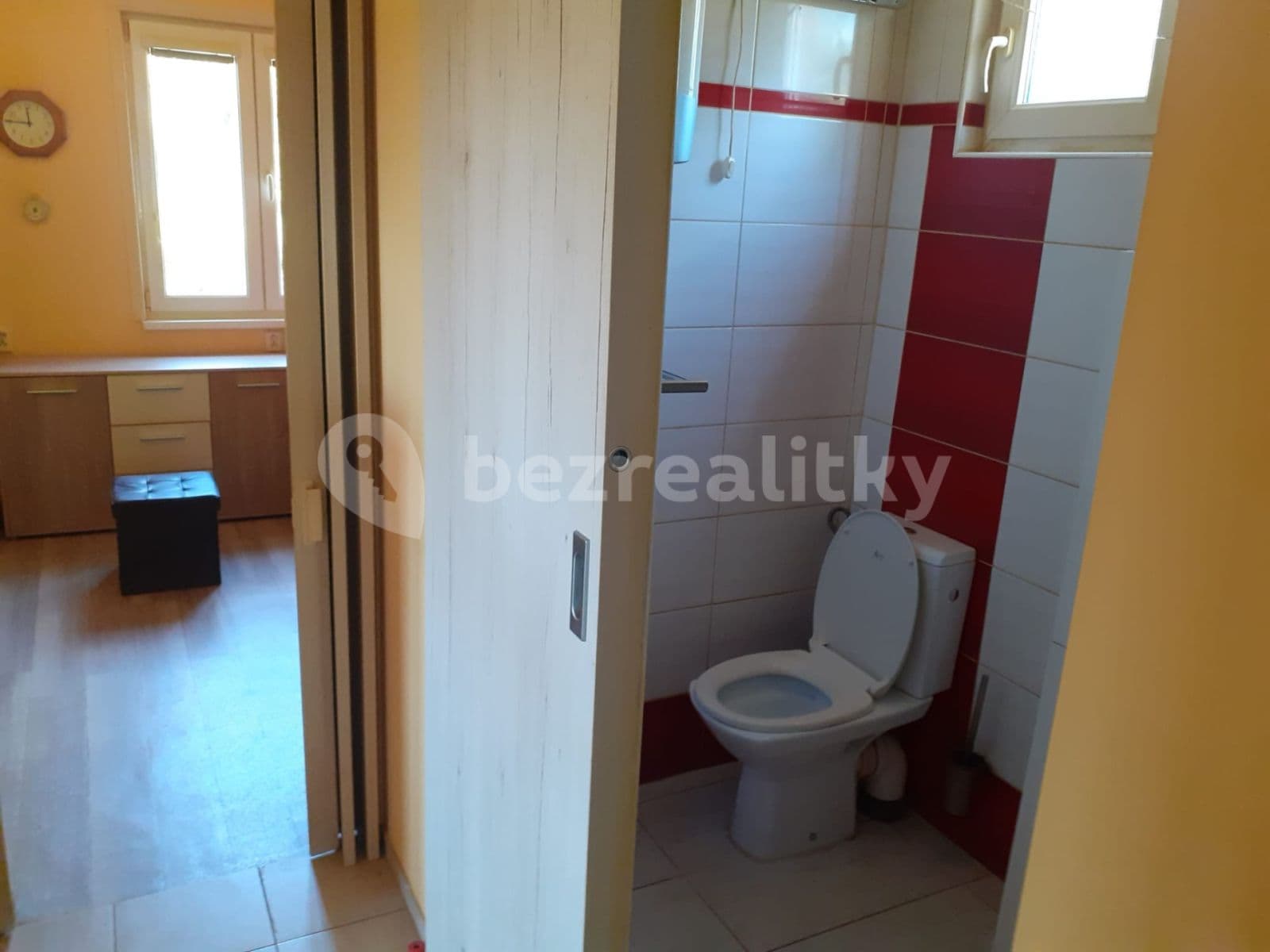 Prodej chaty, chalupy 61 m², pozemek 445 m², Mnichovice, Středočeský kraj Prodej chaty, chalupy 61 m², pozemek 445 m², Mnichovice, Středočeský kraj