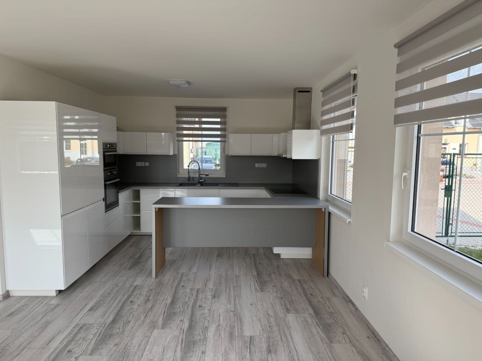 Pronájem domu 130 m², pozemek 305 m², Kozomínská, Postřižín, Středočeský kraj Pronájem domu 130 m², pozemek 305 m², Kozomínská, Postřižín, Středočeský kraj