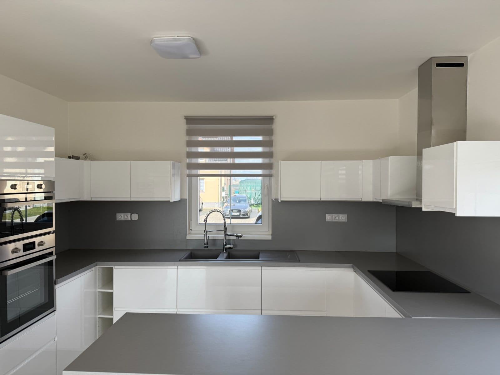 Pronájem domu 130 m², pozemek 305 m², Kozomínská, Postřižín, Středočeský kraj Pronájem domu 130 m², pozemek 305 m², Kozomínská, Postřižín, Středočeský kraj