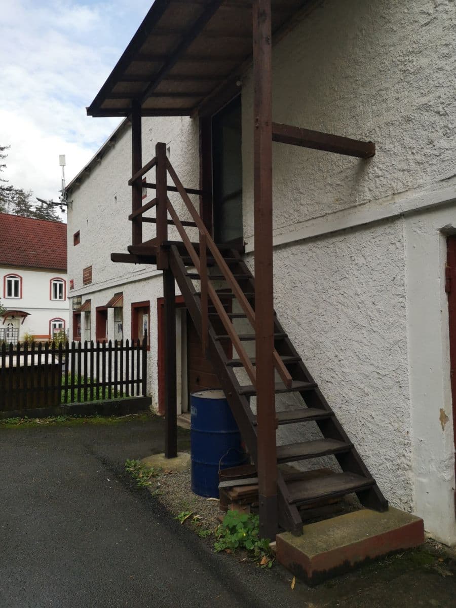 Pronájem bytu 1+kk 65 m², Hřebečníky, Středočeský kraj Pronájem bytu 1+kk 65 m², Hřebečníky, Středočeský kraj