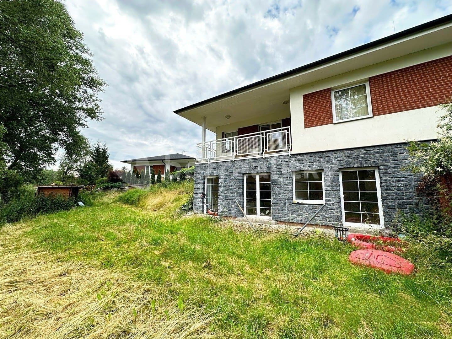 Pronájem domu 178 m², pozemek 440 m², Nad Mlýnem, Praha, Praha Pronájem domu 178 m², pozemek 440 m², Nad Mlýnem, Praha, Praha