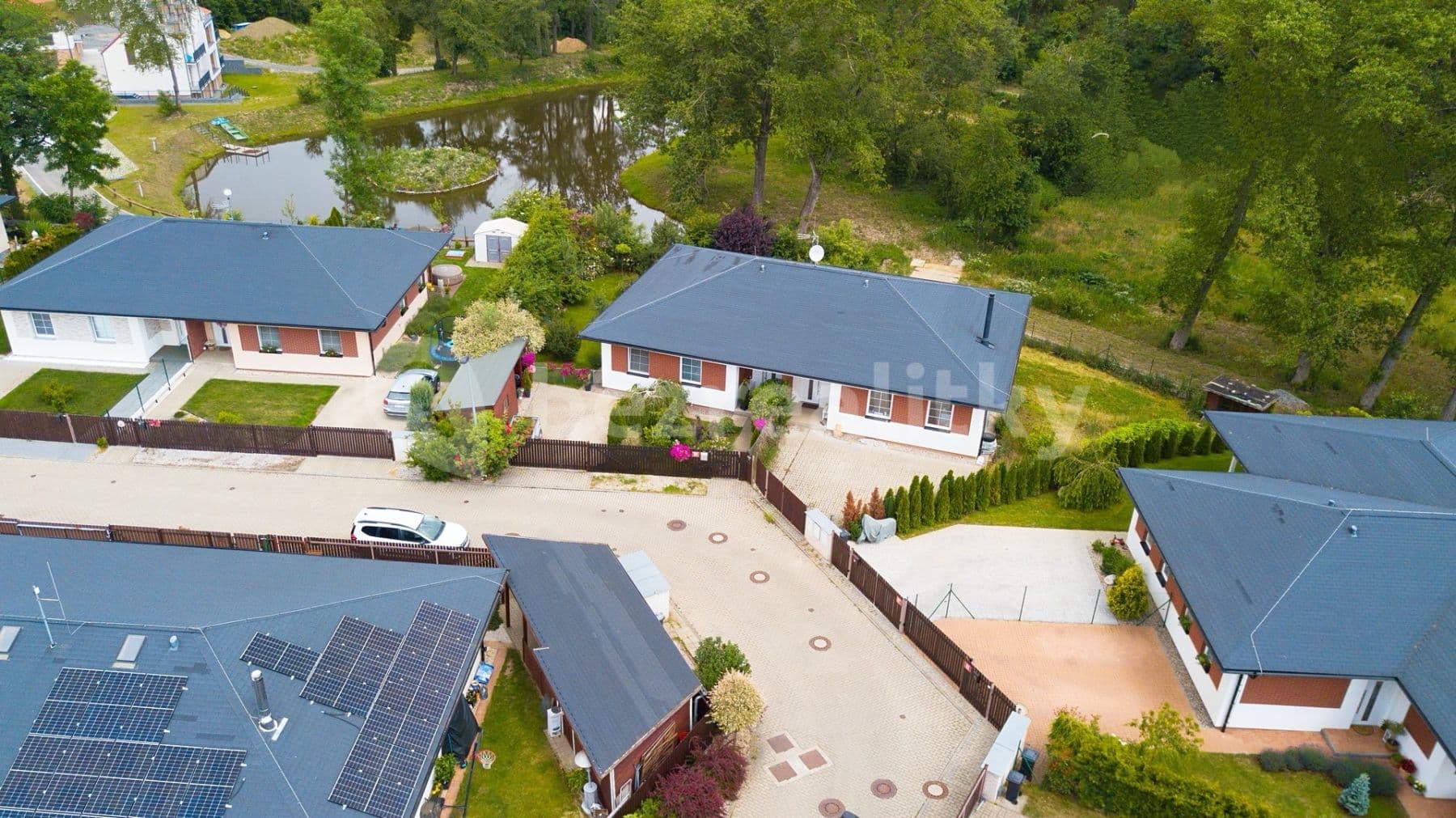 Pronájem domu 178 m², pozemek 440 m², Nad Mlýnem, Praha, Praha Pronájem domu 178 m², pozemek 440 m², Nad Mlýnem, Praha, Praha