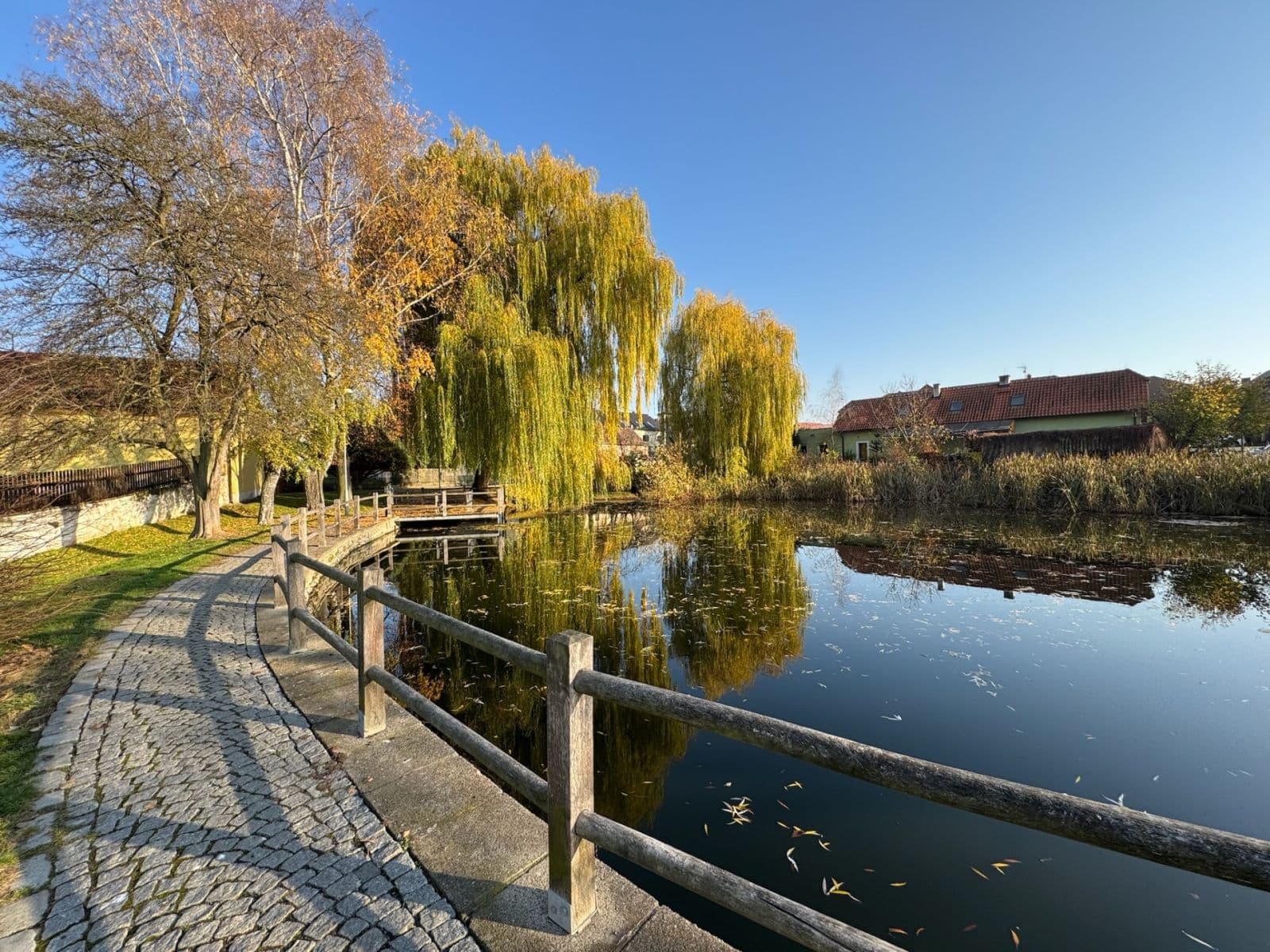 Pronájem bytu 2+kk 50 m², Na Průhonu, Dolní Břežany, Středočeský kraj Pronájem bytu 2+kk 50 m², Na Průhonu, Dolní Břežany, Středočeský kraj