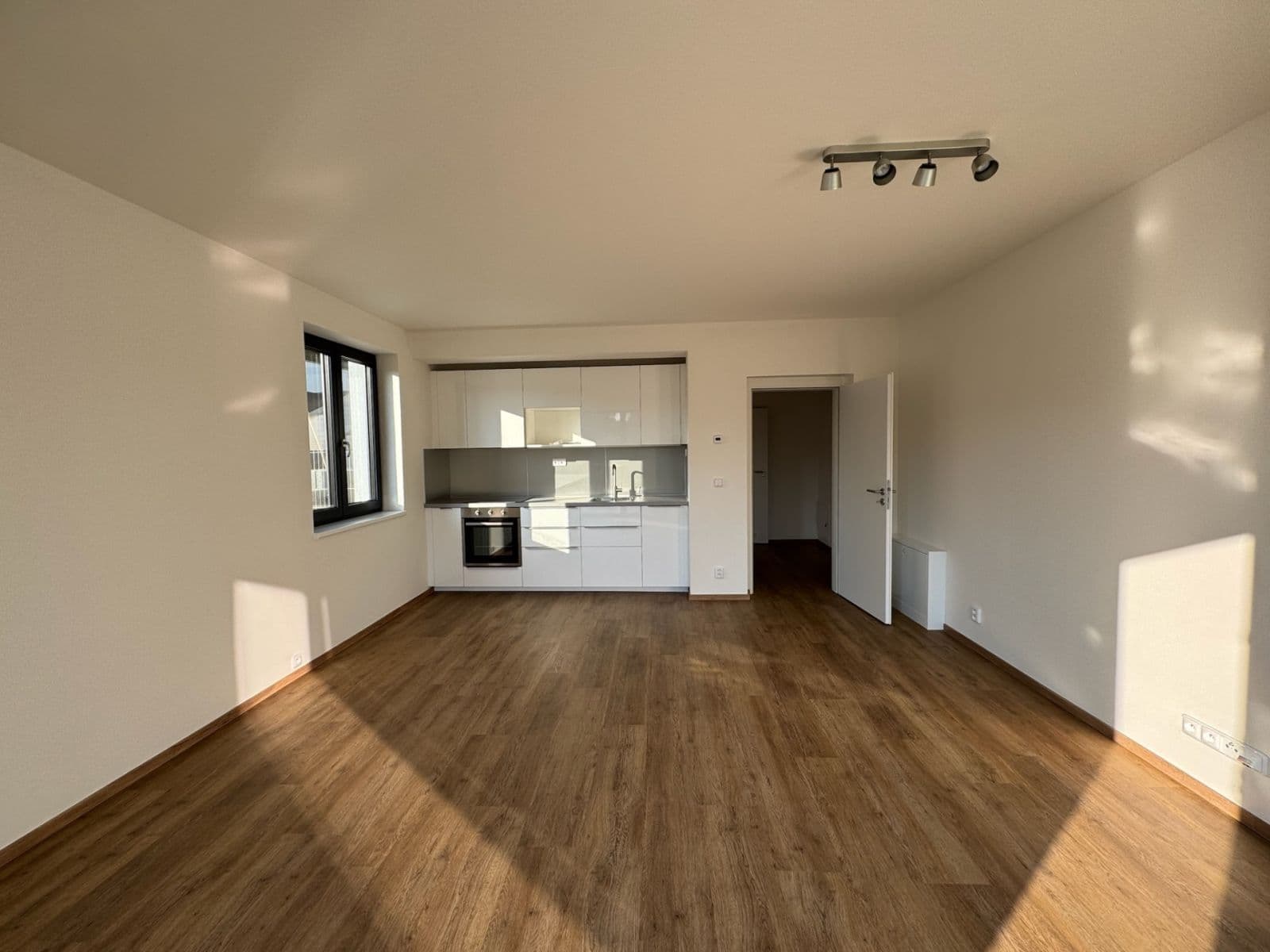 Pronájem bytu 2+kk 50 m², Na Průhonu, Dolní Břežany, Středočeský kraj Pronájem bytu 2+kk 50 m², Na Průhonu, Dolní Břežany, Středočeský kraj