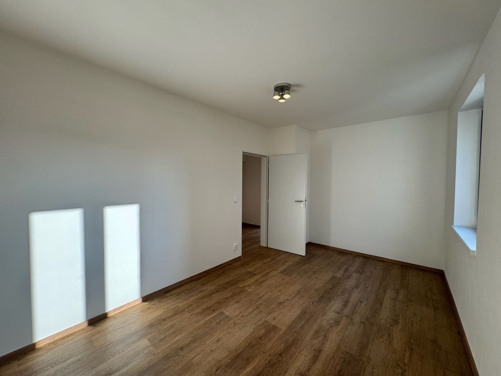 Pronájem bytu 2+kk 50 m², Na Průhonu, Dolní Břežany, Středočeský kraj Pronájem bytu 2+kk 50 m², Na Průhonu, Dolní Břežany, Středočeský kraj