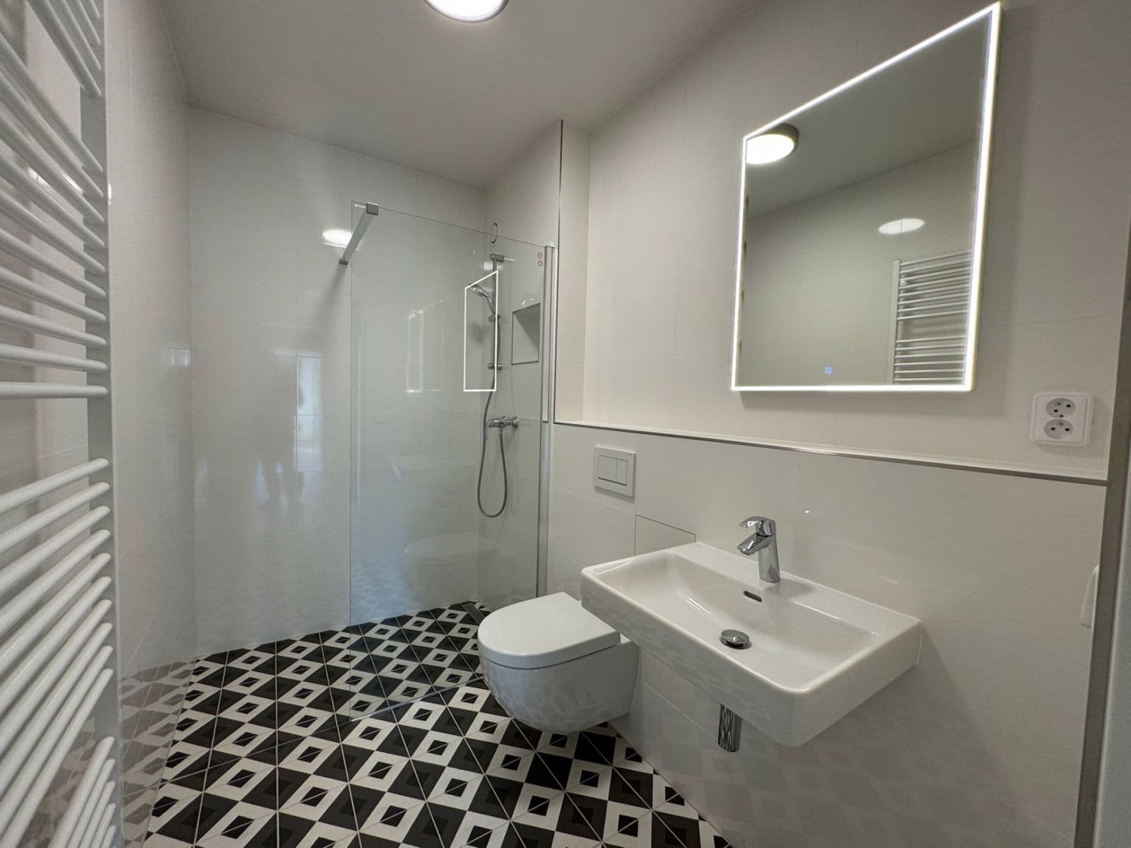 Pronájem bytu 2+kk 50 m², Na Průhonu, Dolní Břežany, Středočeský kraj Pronájem bytu 2+kk 50 m², Na Průhonu, Dolní Břežany, Středočeský kraj