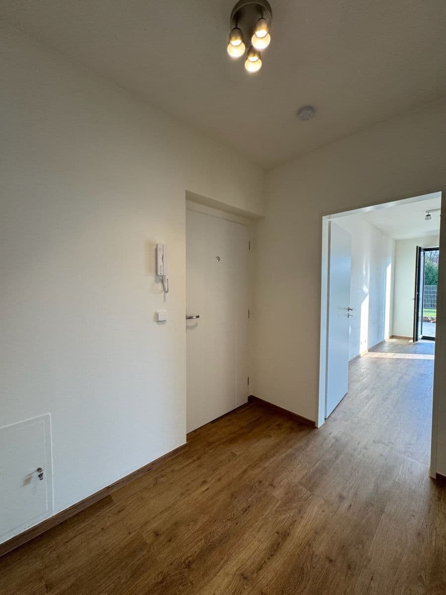 Pronájem bytu 2+kk 50 m², Na Průhonu, Dolní Břežany, Středočeský kraj Pronájem bytu 2+kk 50 m², Na Průhonu, Dolní Břežany, Středočeský kraj