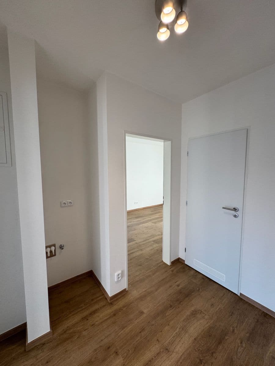 Pronájem bytu 2+kk 50 m², Na Průhonu, Dolní Břežany, Středočeský kraj Pronájem bytu 2+kk 50 m², Na Průhonu, Dolní Břežany, Středočeský kraj