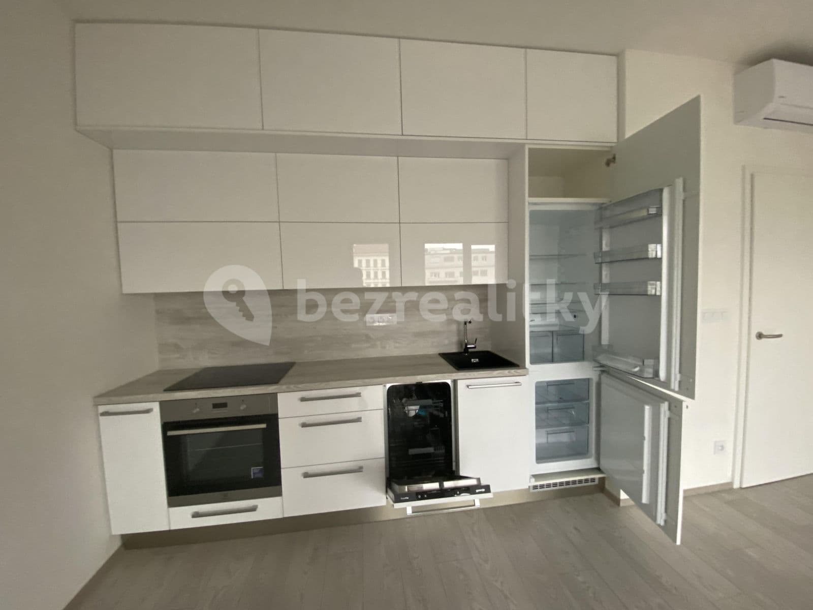Pronájem bytu 1+kk 37 m², Brno, Jihomoravský kraj Pronájem bytu 1+kk 37 m², Brno, Jihomoravský kraj