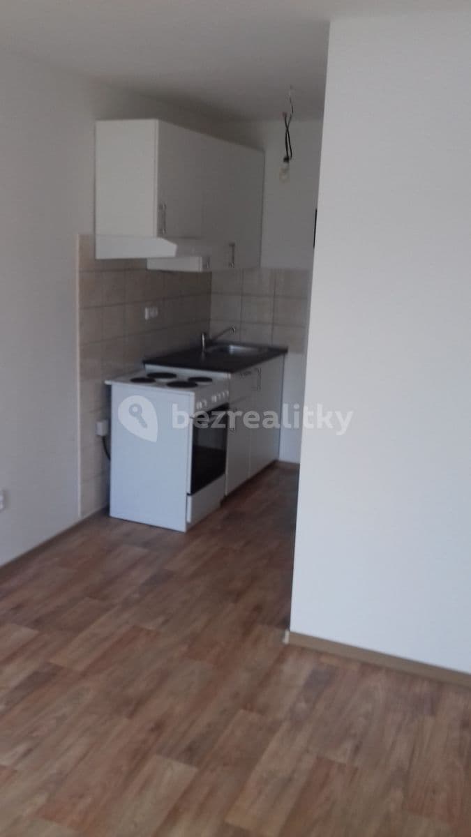 Pronájem bytu 1+kk 15 m², Masarykova, Čelákovice, Středočeský kraj Pronájem bytu 1+kk 15 m², Masarykova, Čelákovice, Středočeský kraj