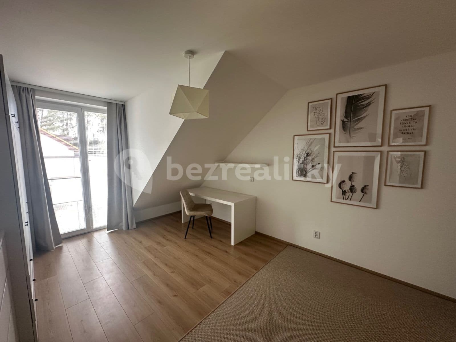 Pronájem domu 180 m², pozemek 351 m², Modřínová, Zruč-Senec, Plzeňský kraj Pronájem domu 180 m², pozemek 351 m², Modřínová, Zruč-Senec, Plzeňský kraj