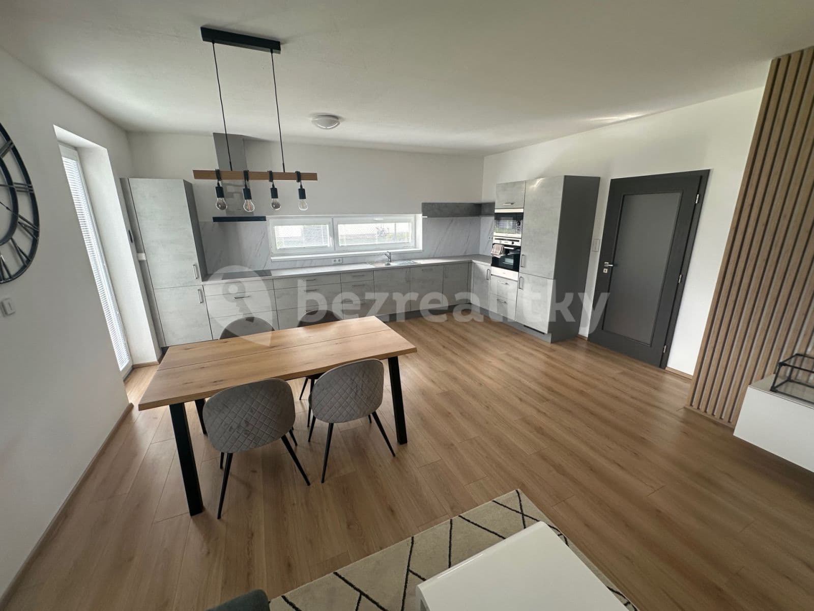 Pronájem domu 180 m², pozemek 351 m², Modřínová, Zruč-Senec, Plzeňský kraj Pronájem domu 180 m², pozemek 351 m², Modřínová, Zruč-Senec, Plzeňský kraj