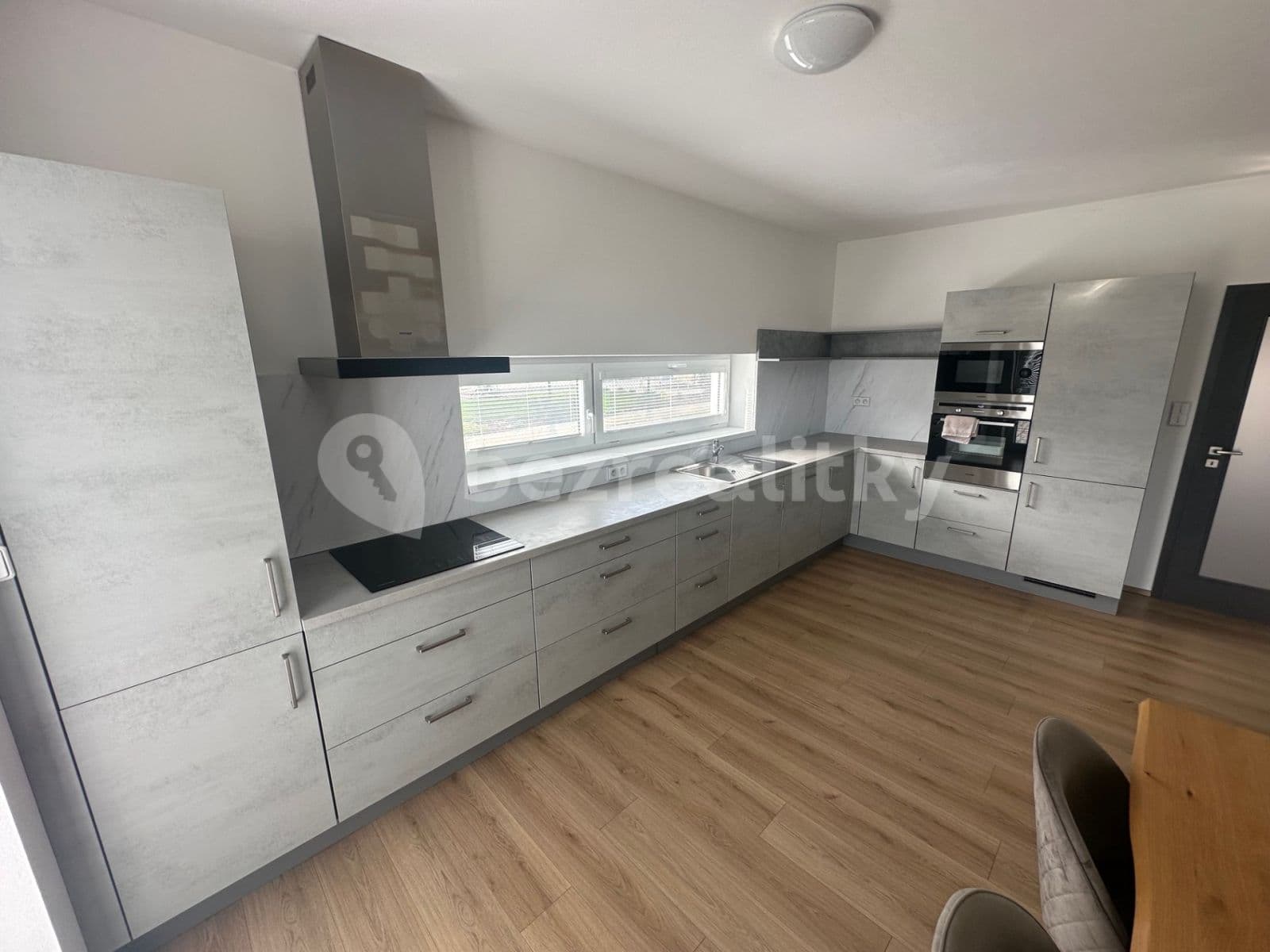 Pronájem domu 180 m², pozemek 351 m², Modřínová, Zruč-Senec, Plzeňský kraj Pronájem domu 180 m², pozemek 351 m², Modřínová, Zruč-Senec, Plzeňský kraj