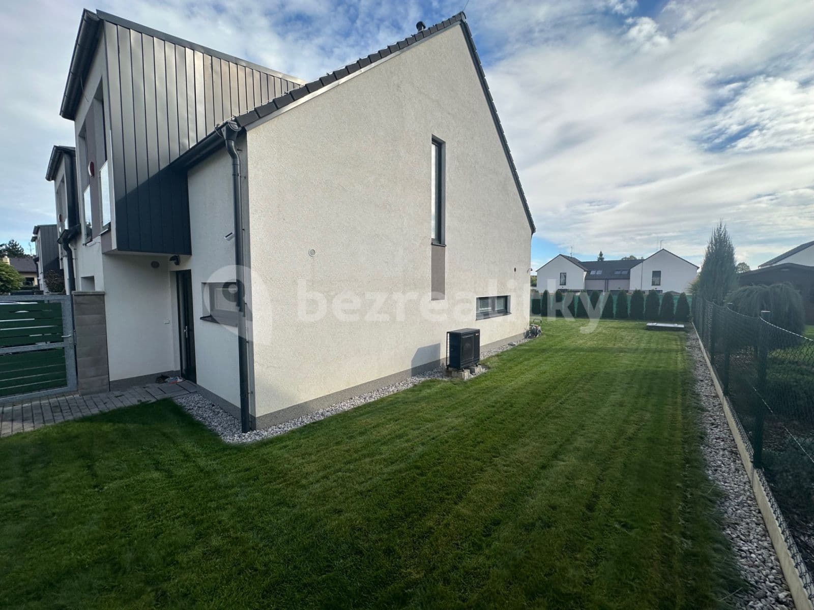 Pronájem domu 180 m², pozemek 351 m², Modřínová, Zruč-Senec, Plzeňský kraj Pronájem domu 180 m², pozemek 351 m², Modřínová, Zruč-Senec, Plzeňský kraj