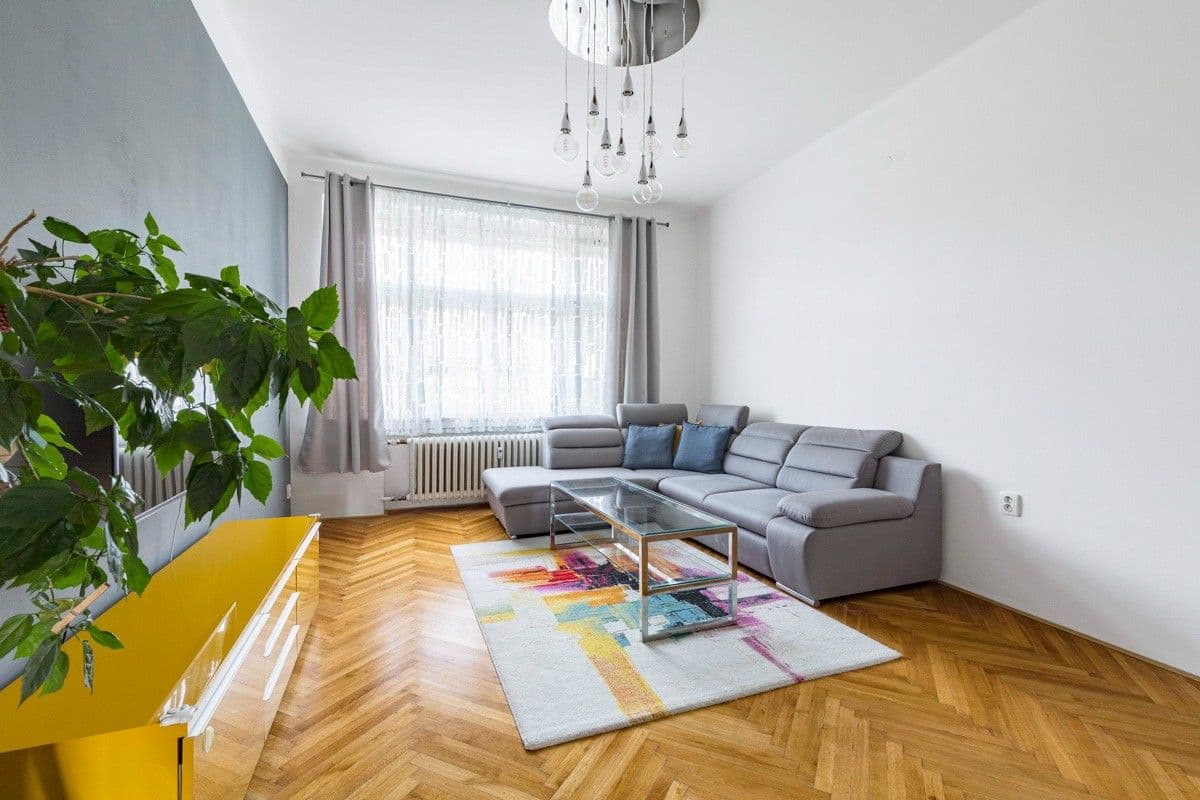 Pronájem bytu 3+1 92 m², Štefánikova, Praha, Praha Pronájem bytu 3+1 92 m², Štefánikova, Praha, Praha