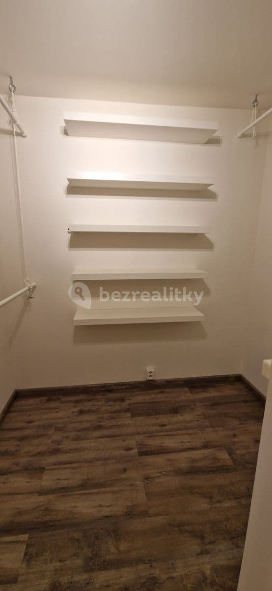 Pronájem bytu 2+kk 42 m², Braniborská, Milovice, Středočeský kraj Pronájem bytu 2+kk 42 m², Braniborská, Milovice, Středočeský kraj