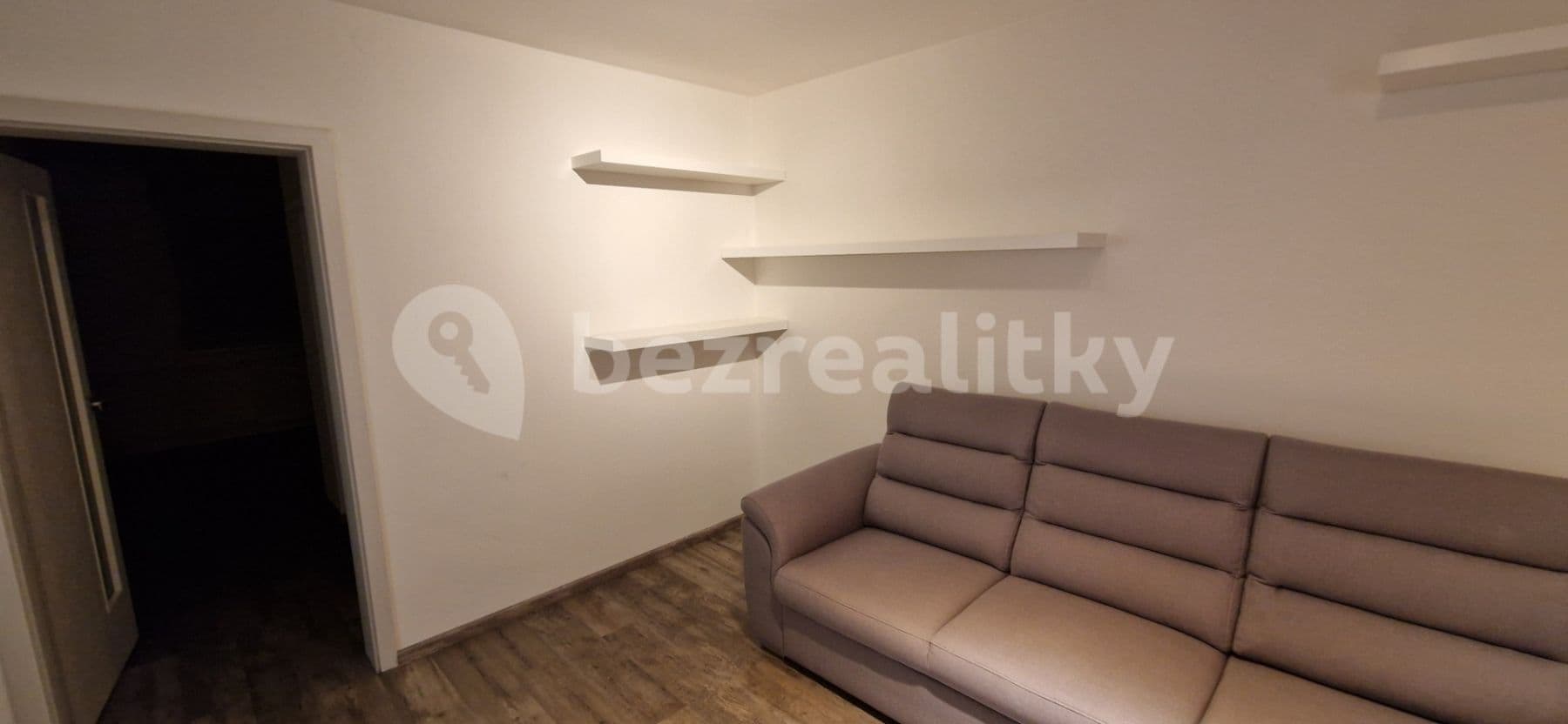 Pronájem bytu 2+kk 42 m², Braniborská, Milovice, Středočeský kraj Pronájem bytu 2+kk 42 m², Braniborská, Milovice, Středočeský kraj