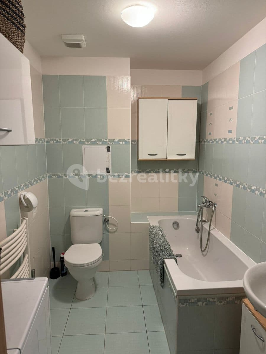 Pronájem bytu 2+kk 47 m², Boženy Koutníkové, Čelákovice, Středočeský kraj Pronájem bytu 2+kk 47 m², Boženy Koutníkové, Čelákovice, Středočeský kraj