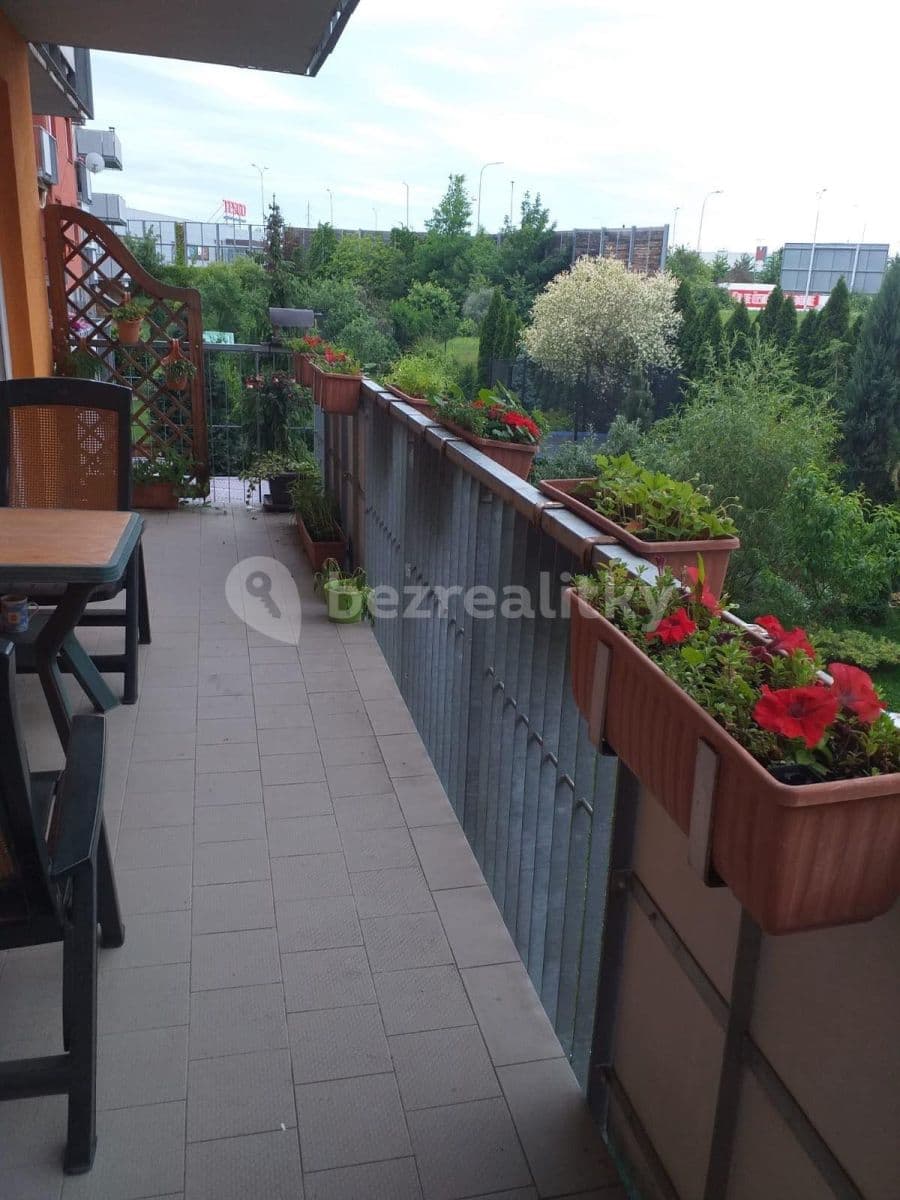 Pronájem bytu 2+kk 47 m², Boženy Koutníkové, Čelákovice, Středočeský kraj Pronájem bytu 2+kk 47 m², Boženy Koutníkové, Čelákovice, Středočeský kraj