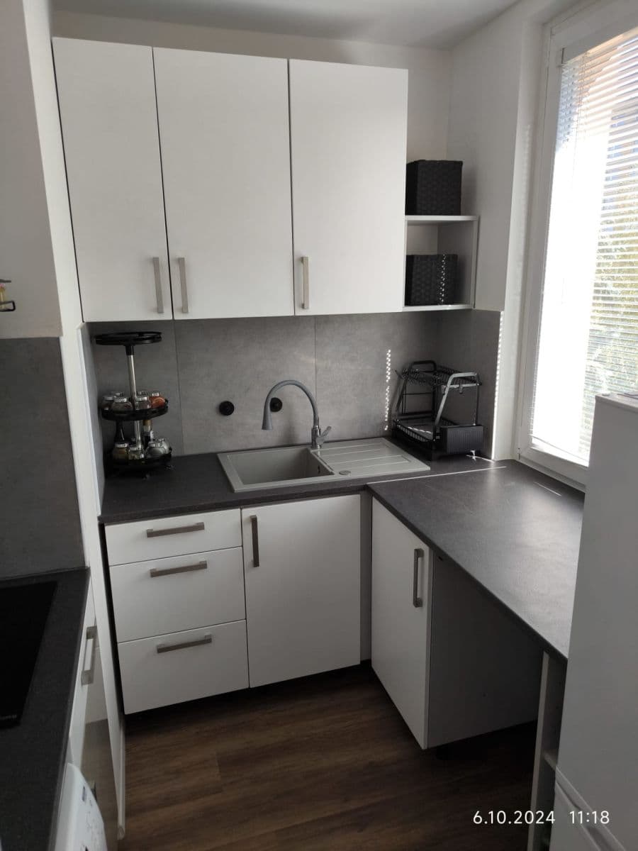 Pronájem bytu 1+kk 31 m², Benkova, Praha, Praha Pronájem bytu 1+kk 31 m², Benkova, Praha, Praha