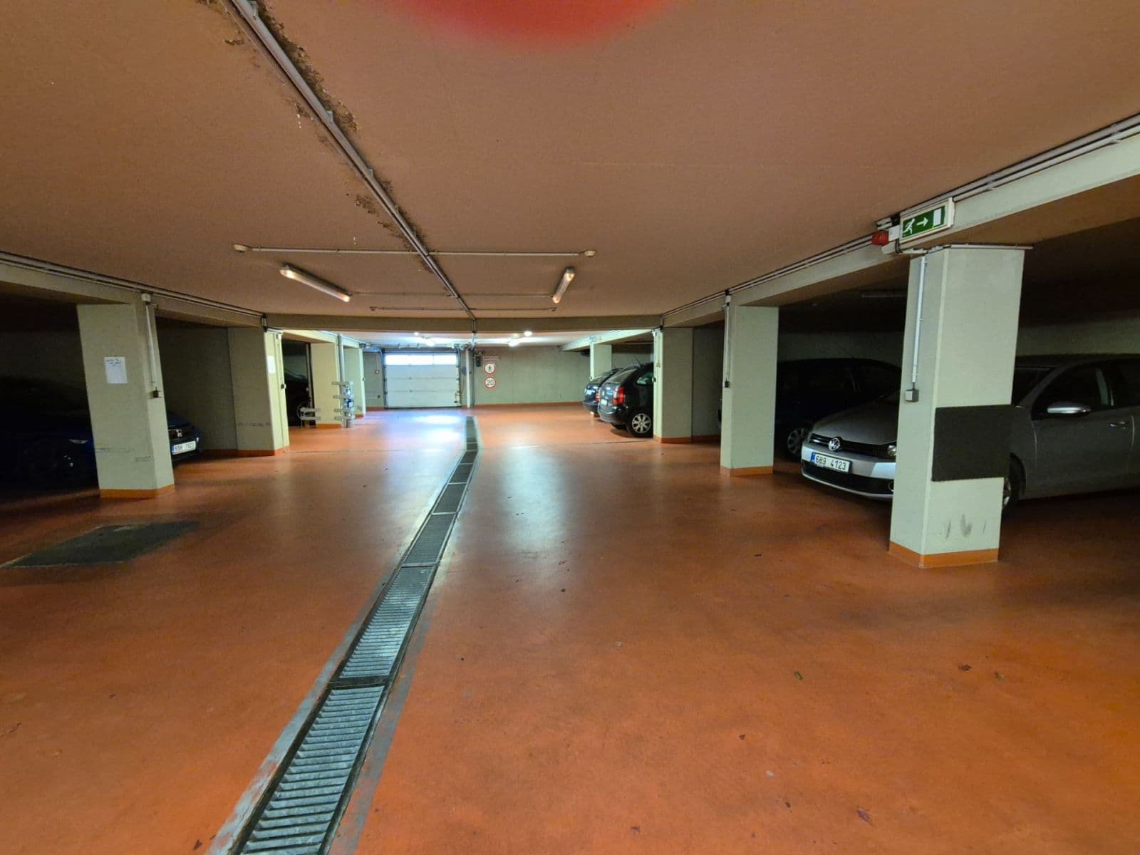 Prodej garáže 12 m², Plzeňská, Praha, Praha Prodej garáže 12 m², Plzeňská, Praha, Praha