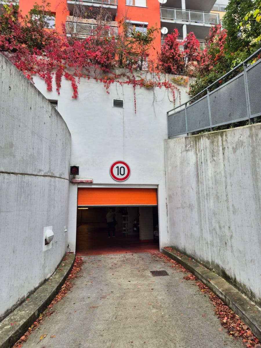 Prodej garáže 12 m², Plzeňská, Praha, Praha Prodej garáže 12 m², Plzeňská, Praha, Praha