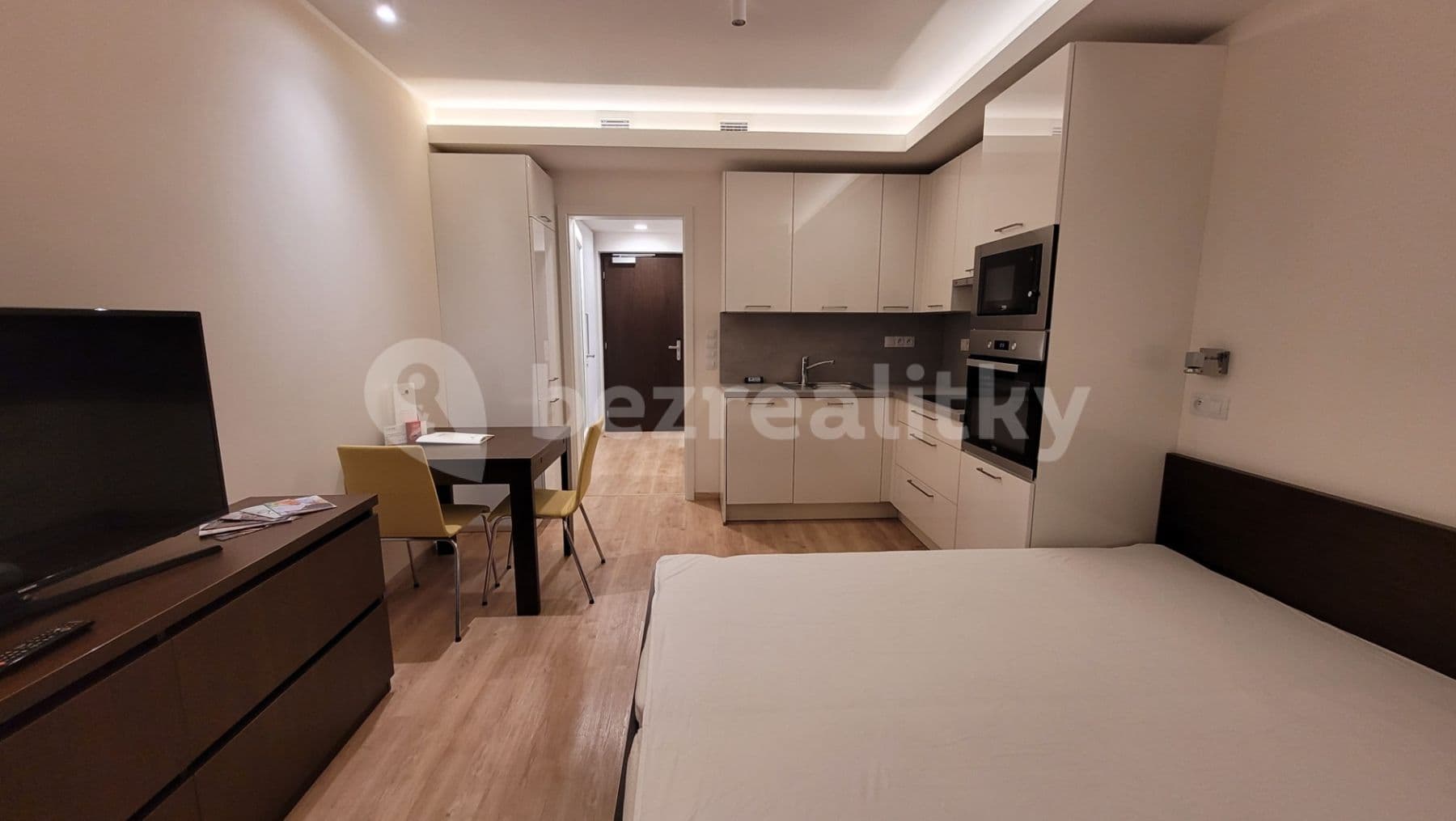 Pronájem bytu 1+kk 26 m², Mukařovského, Praha, Praha Pronájem bytu 1+kk 26 m², Mukařovského, Praha, Praha