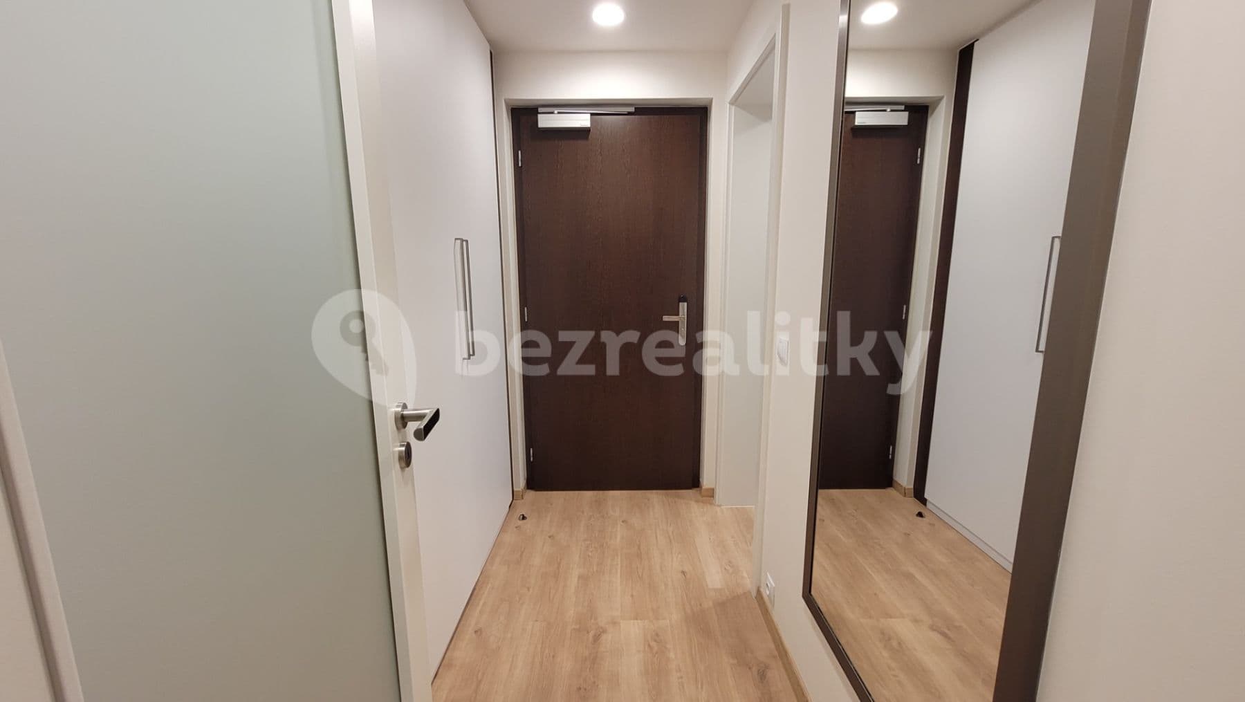 Pronájem bytu 1+kk 26 m², Mukařovského, Praha, Praha Pronájem bytu 1+kk 26 m², Mukařovského, Praha, Praha