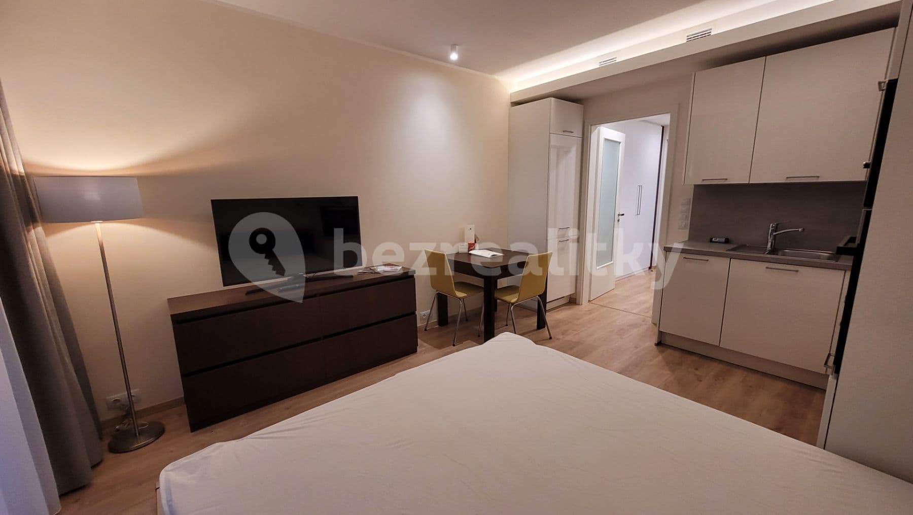 Pronájem bytu 1+kk 26 m², Mukařovského, Praha, Praha Pronájem bytu 1+kk 26 m², Mukařovského, Praha, Praha