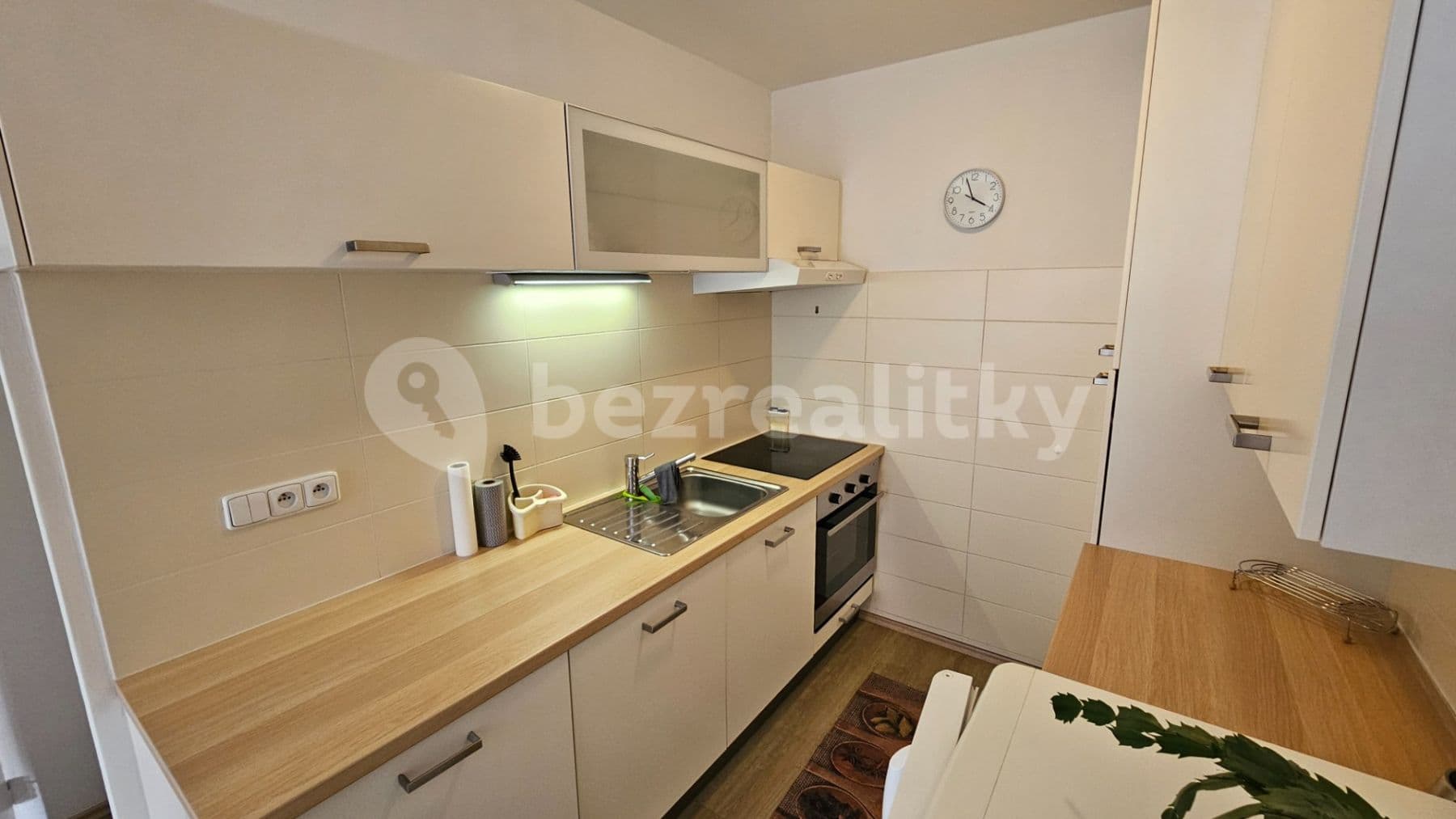 Pronájem bytu 2+kk 43 m², Boloňská, Praha, Praha Pronájem bytu 2+kk 43 m², Boloňská, Praha, Praha