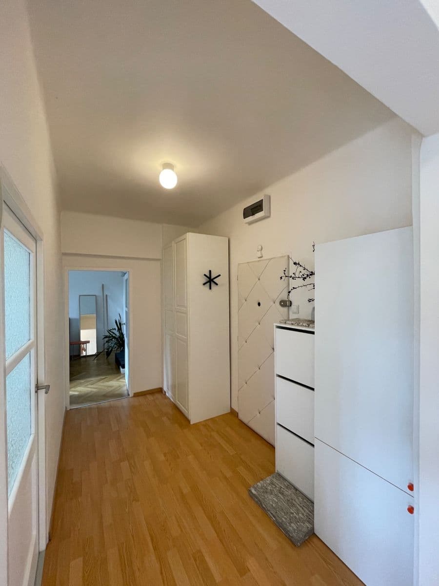 Pronájem bytu 2+1 60 m², Jakutská, Praha, Praha Pronájem bytu 2+1 60 m², Jakutská, Praha, Praha