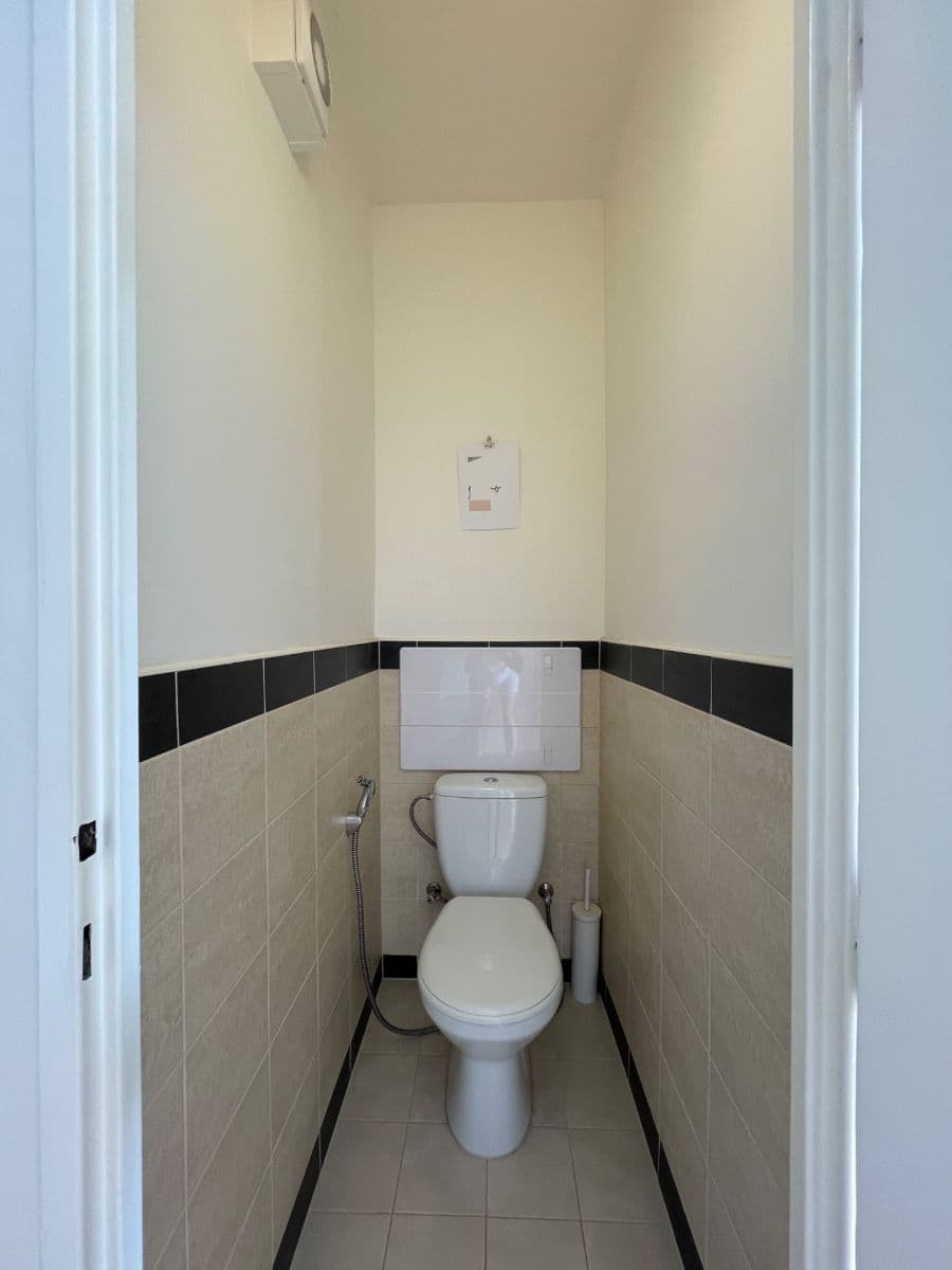 Pronájem bytu 2+1 60 m², Jakutská, Praha, Praha Pronájem bytu 2+1 60 m², Jakutská, Praha, Praha
