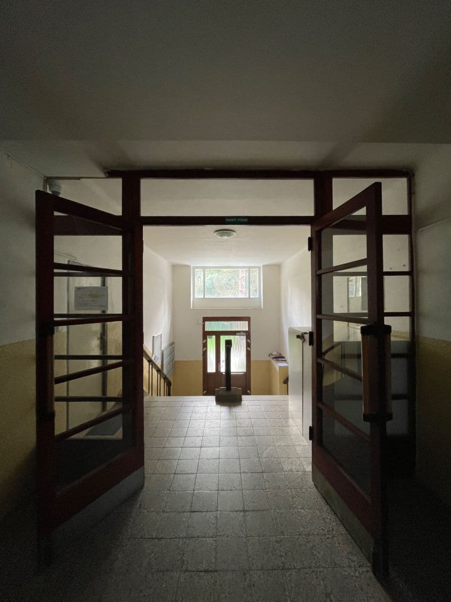 Pronájem bytu 2+1 60 m², Jakutská, Praha, Praha Pronájem bytu 2+1 60 m², Jakutská, Praha, Praha