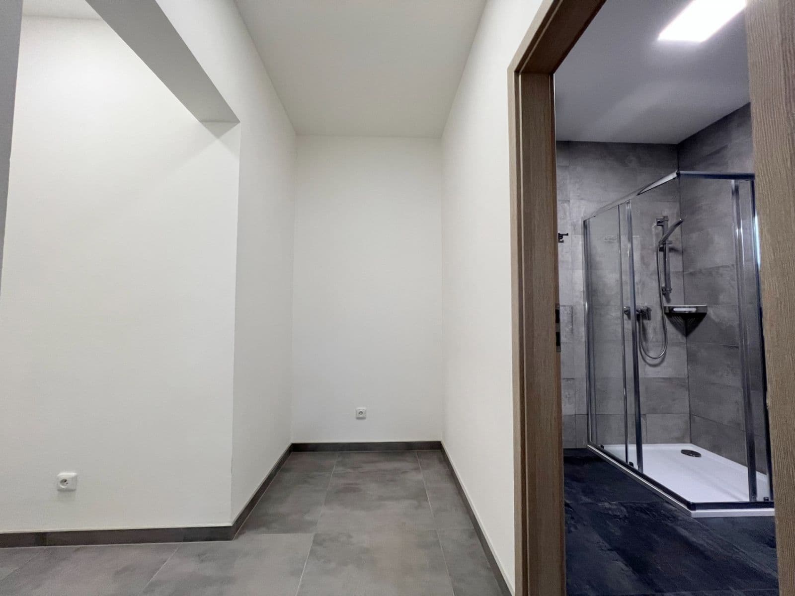 Pronájem bytu 1+kk 38 m², Nad Vápenkami, Kladno, Středočeský kraj Pronájem bytu 1+kk 38 m², Nad Vápenkami, Kladno, Středočeský kraj