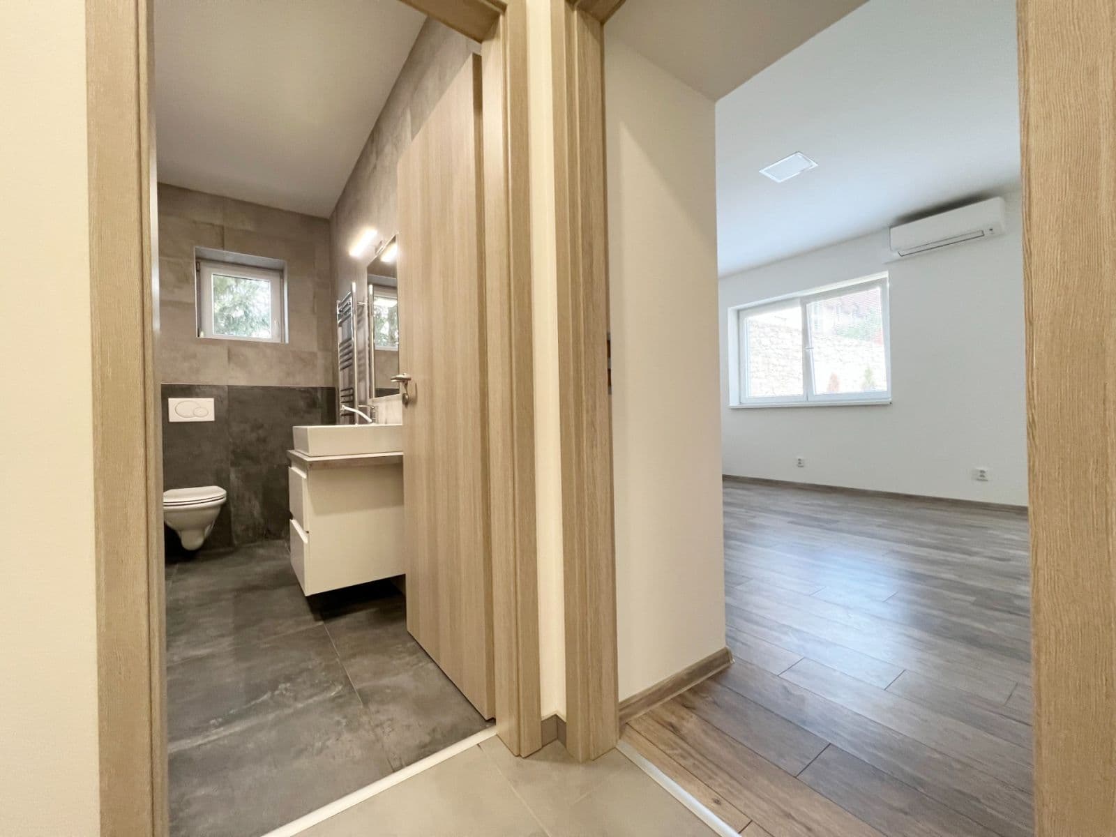 Pronájem bytu 1+kk 38 m², Nad Vápenkami, Kladno, Středočeský kraj Pronájem bytu 1+kk 38 m², Nad Vápenkami, Kladno, Středočeský kraj