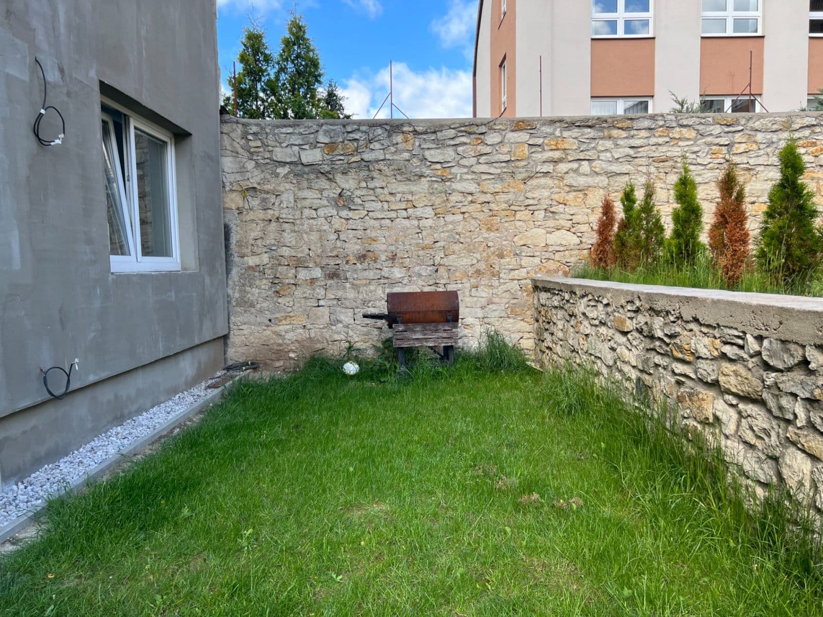 Pronájem bytu 1+kk 38 m², Nad Vápenkami, Kladno, Středočeský kraj Pronájem bytu 1+kk 38 m², Nad Vápenkami, Kladno, Středočeský kraj